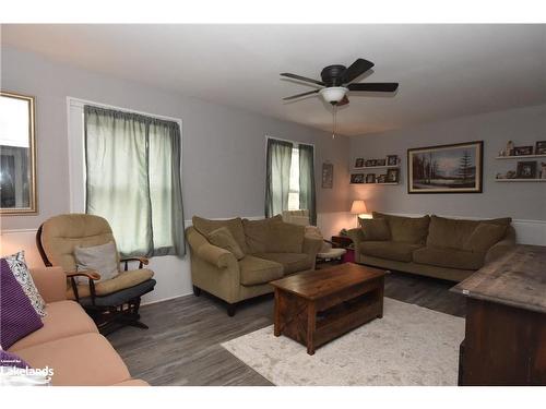 6176 21 22  Nottawasaga Sideroad, Stayner, ON - Indoor Photo Showing Living Room