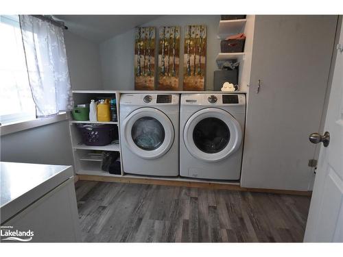 6176 21 22  Nottawasaga Sideroad, Stayner, ON - Indoor Photo Showing Laundry Room