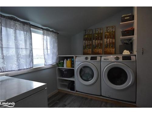 6176 21 22  Nottawasaga Sideroad, Stayner, ON - Indoor Photo Showing Laundry Room