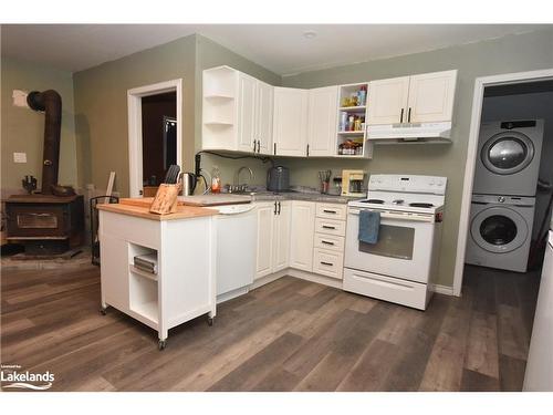 6176 21 22  Nottawasaga Sideroad, Stayner, ON - Indoor Photo Showing Kitchen