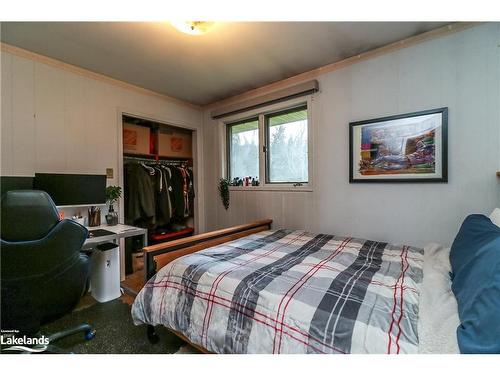 449 Mertz Corner Rd, Tiny, ON - Indoor Photo Showing Bedroom