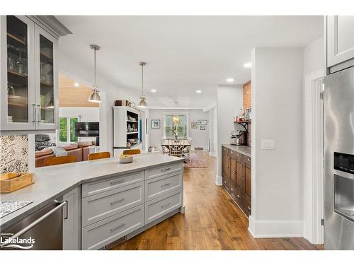 1645 Highway 518 East, Kearney, ON - Indoor Photo Showing Kitchen With Upgraded Kitchen