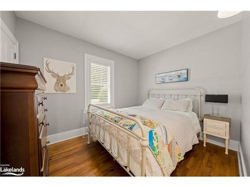 1645 Highway 518 East, Kearney, ON - Indoor Photo Showing Bedroom