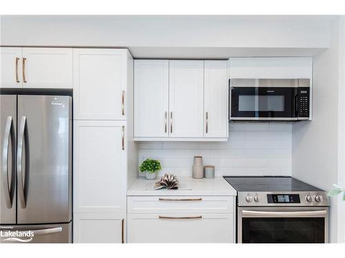 608-75 Ellen Street, Barrie, ON - Indoor Photo Showing Kitchen