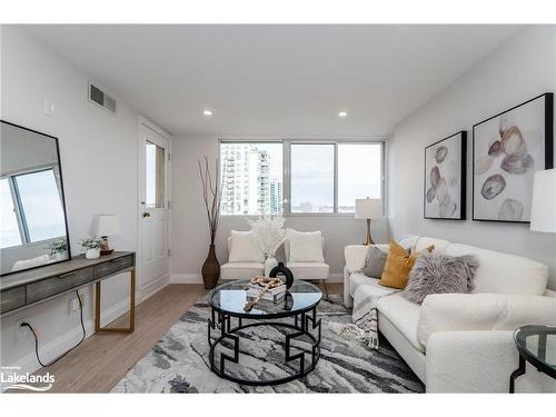 608-75 Ellen Street, Barrie, ON - Indoor Photo Showing Living Room