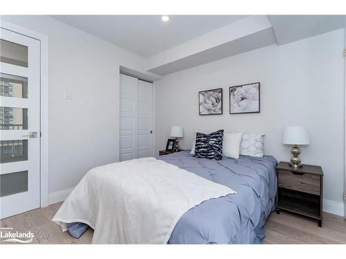 608-75 Ellen Street, Barrie, ON - Indoor Photo Showing Bedroom