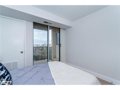 608-75 Ellen Street, Barrie, ON - Indoor Photo Showing Bedroom