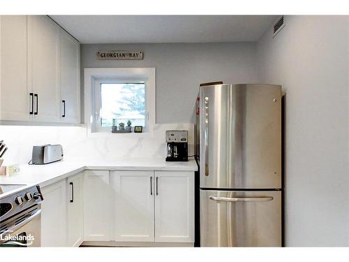 410 Mariners Way, Collingwood, ON - Indoor Photo Showing Kitchen