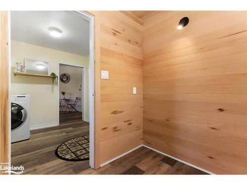 2673 Muskoka Rd 117, Baysville, ON - Indoor Photo Showing Laundry Room