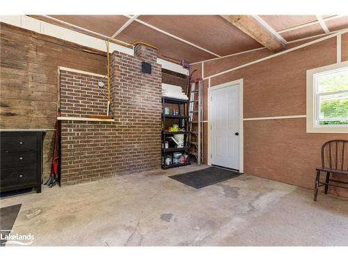 2673 Muskoka Rd 117, Baysville, ON - Indoor Photo Showing Garage