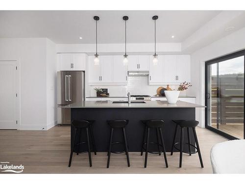 10-117 Sladden Court, Thornbury, ON - Indoor Photo Showing Kitchen With Upgraded Kitchen