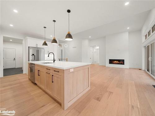 1778 Warminster Sideroad, Oro-Medonte, ON - Indoor Photo Showing Kitchen With Upgraded Kitchen