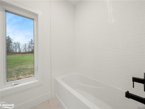 1778 Warminster Sideroad, Oro-Medonte, ON - Indoor Photo Showing Bathroom