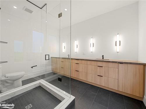 1778 Warminster Sideroad, Oro-Medonte, ON - Indoor Photo Showing Bathroom