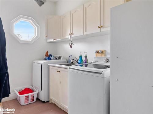 75 Glendale Road, Bracebridge, ON - Indoor Photo Showing Laundry Room