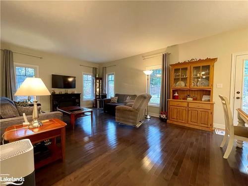 1 Prestwick Drive Drive, Huntsville, ON - Indoor Photo Showing Living Room