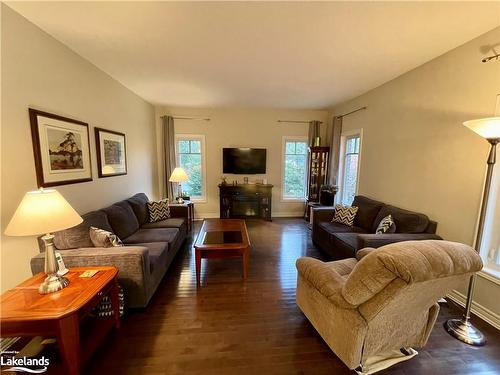 1 Prestwick Drive Drive, Huntsville, ON - Indoor Photo Showing Living Room