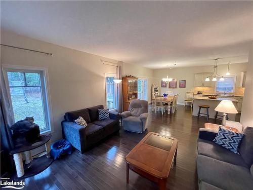 1 Prestwick Drive Drive, Huntsville, ON - Indoor Photo Showing Living Room