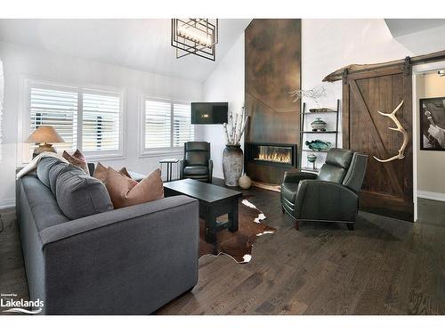 104 Clippers Lane, Thornbury, ON - Indoor Photo Showing Living Room With Fireplace