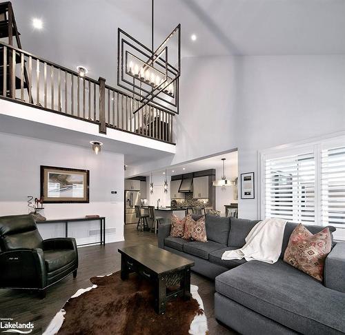 104 Clippers Lane, Thornbury, ON - Indoor Photo Showing Living Room