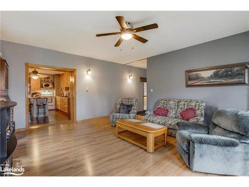 659 Honey Harbour Road, Port Severn, ON - Indoor Photo Showing Living Room