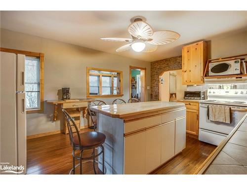 659 Honey Harbour Road, Port Severn, ON - Indoor Photo Showing Kitchen