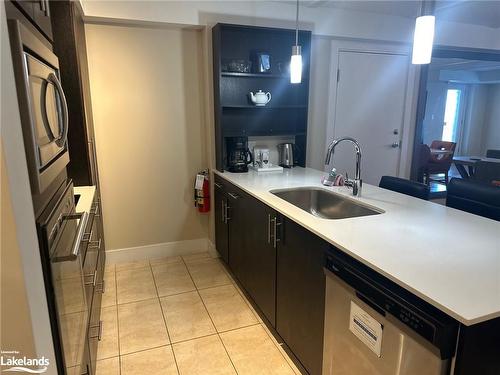 5116/5118-9 Harbour Street E, Collingwood, ON - Indoor Photo Showing Kitchen