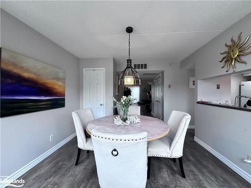 206-107 Wintergreen Place, The Blue Mountains, ON - Indoor Photo Showing Dining Room