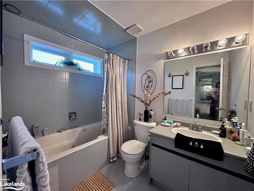 206-107 Wintergreen Place, The Blue Mountains, ON - Indoor Photo Showing Bathroom