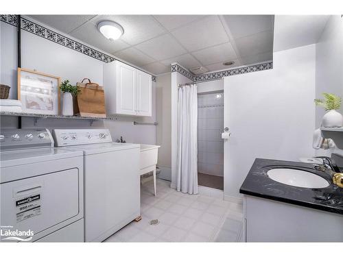 84 Wasaga Sands Drive, Wasaga Beach, ON - Indoor Photo Showing Laundry Room