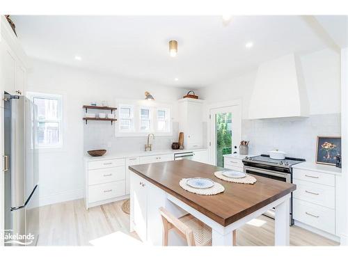 348 First Street, Midland, ON - Indoor Photo Showing Kitchen