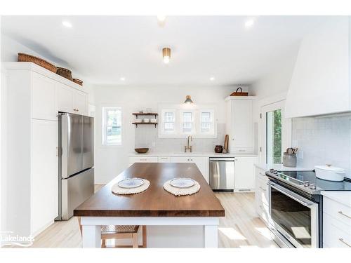 348 First Street, Midland, ON - Indoor Photo Showing Kitchen