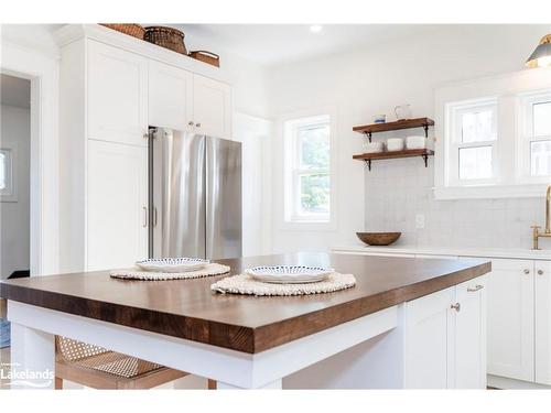 348 First Street, Midland, ON - Indoor Photo Showing Kitchen