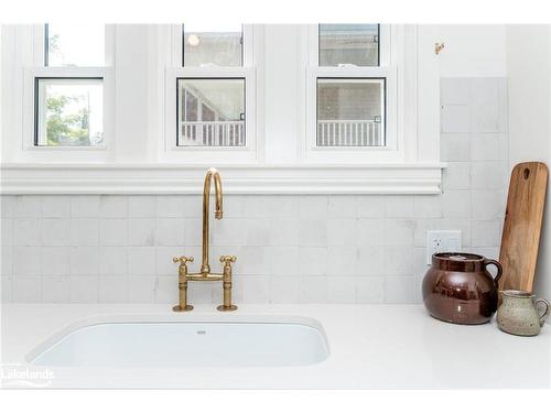 348 First Street, Midland, ON - Indoor Photo Showing Bathroom