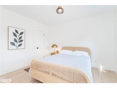 348 First Street, Midland, ON - Indoor Photo Showing Bedroom