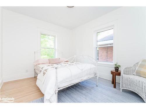 348 First Street, Midland, ON - Indoor Photo Showing Bedroom