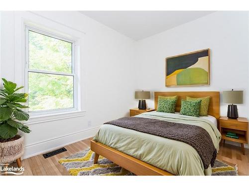 348 First Street, Midland, ON - Indoor Photo Showing Bedroom