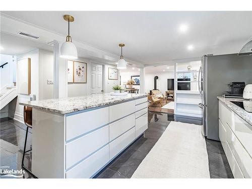 15 D Lane, Collingwood, ON - Indoor Photo Showing Kitchen