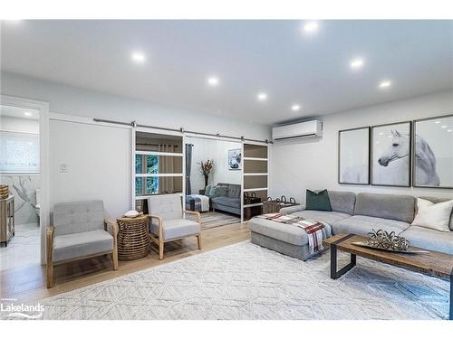 15 D Lane, Collingwood, ON - Indoor Photo Showing Living Room