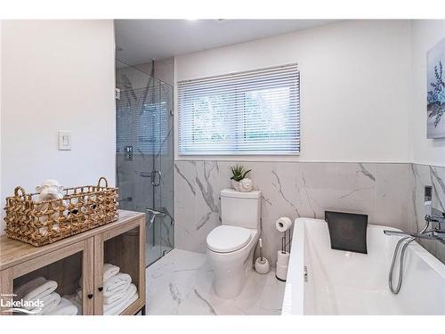 15 D Lane, Collingwood, ON - Indoor Photo Showing Bathroom