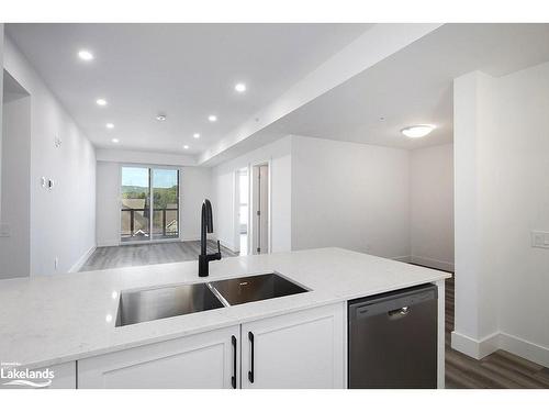 318-4 Kimberly Lane, Collingwood, ON - Indoor Photo Showing Kitchen With Double Sink