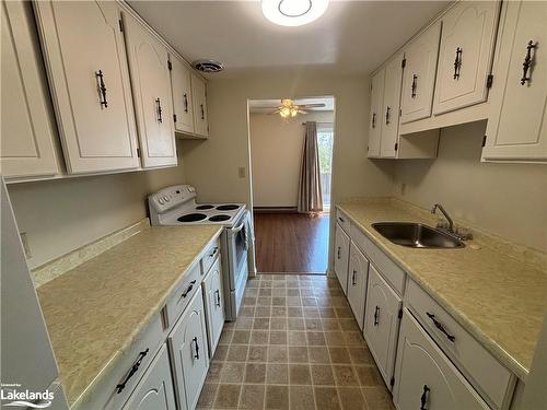 304-184 Eighth Street, Collingwood, ON - Indoor Photo Showing Kitchen