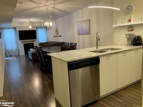 102-4 Cove Court, Collingwood, ON - Indoor Photo Showing Kitchen With Double Sink