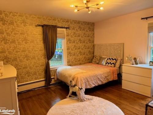 390 Manitoba Street, Bracebridge, ON - Indoor Photo Showing Bedroom