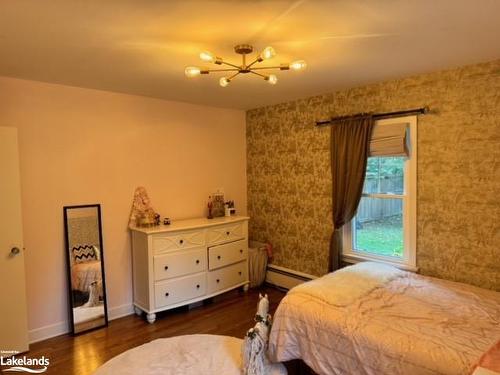 390 Manitoba Street, Bracebridge, ON - Indoor Photo Showing Bedroom