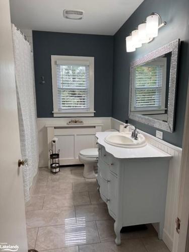 390 Manitoba Street, Bracebridge, ON - Indoor Photo Showing Bathroom