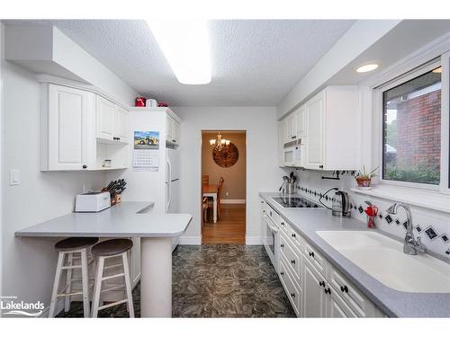 624 Manly Street, Midland, ON - Indoor Photo Showing Bathroom