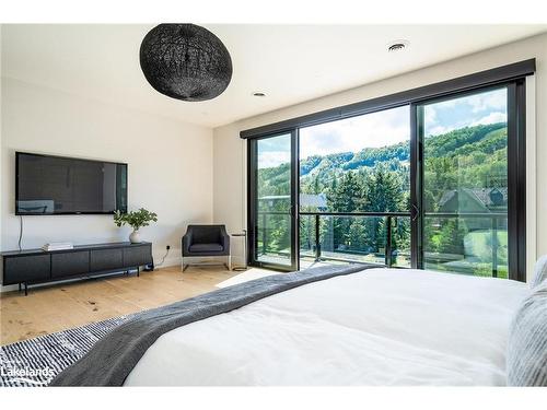 143 Wyandot Court, The Blue Mountains, ON - Indoor Photo Showing Bedroom