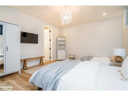 143 Wyandot Court, The Blue Mountains, ON - Indoor Photo Showing Bedroom