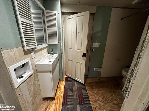 563 7Th Avenue, Hanover, ON - Indoor Photo Showing Laundry Room